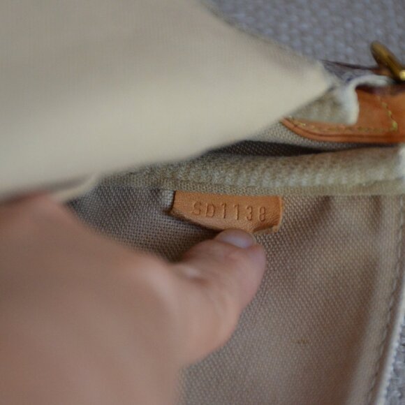 Louis Vuitton Crossbody Favorite MM Damier Azur - Picture 3 of 16